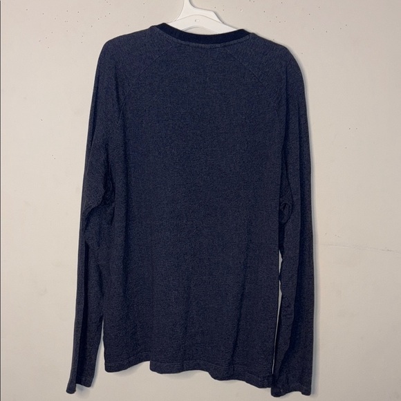 Patagonia Dark Blue Long Sleeve with Vibrant Logo - Picture 5 of 7